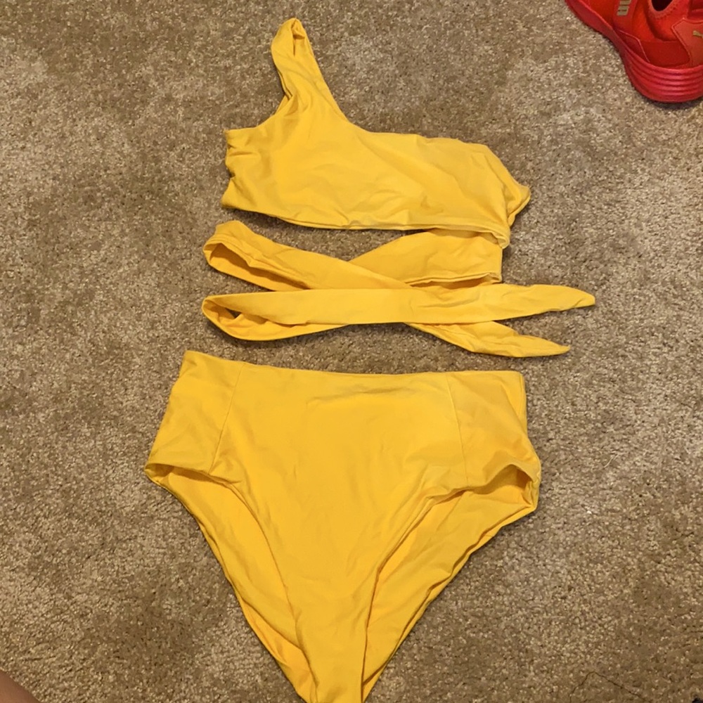 High waisted bikini